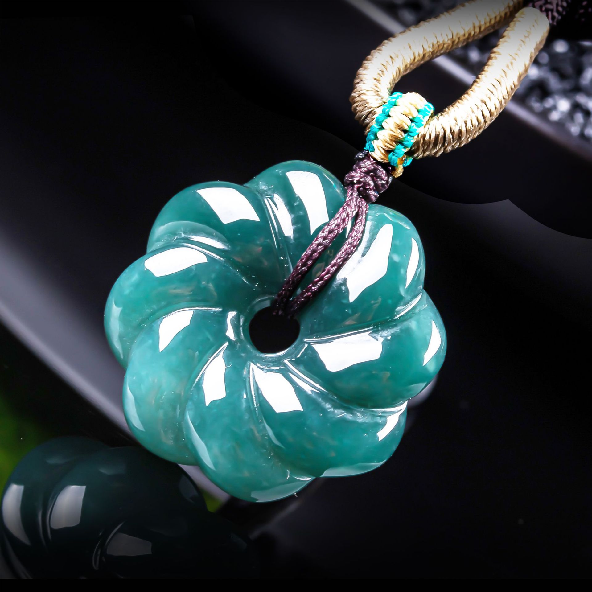 Natural Burmese Jadeite Flower - Jewelry & Watches Ltd 评论和价格