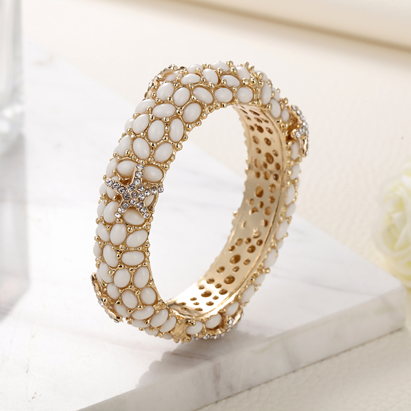Sally's Paradise Christmas gif - Paradise Jewelry & Watches Dolphin Mall 评论和价格
