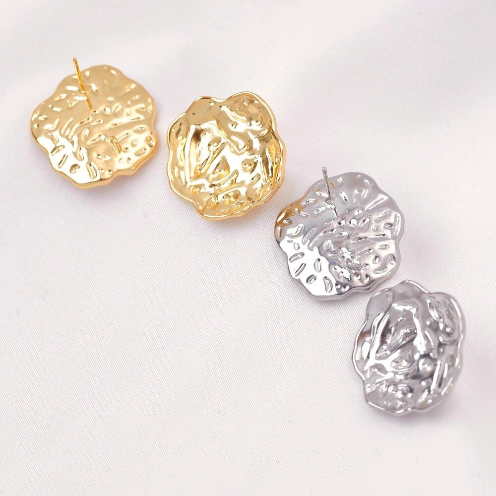 2pcs 18K Gold-Plated Pleated F - Pearl Stud Earrings 评论和价格