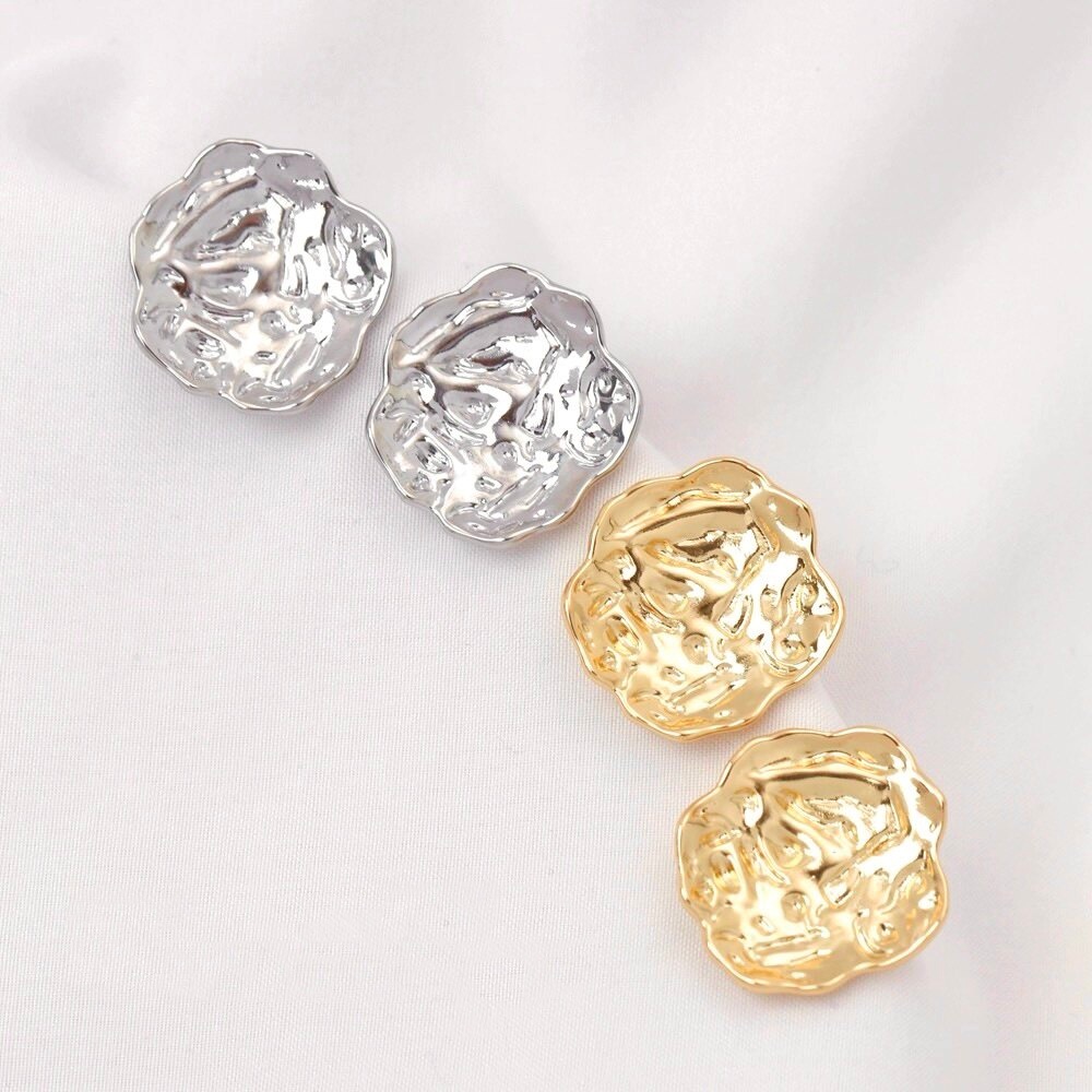 2pcs 18K Gold-Plated Pleated F - Pearl Stud Earrings 评论和价格