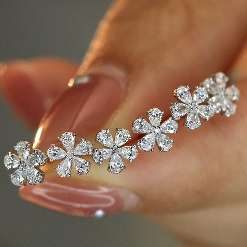 Aazuo Fine Jewelry 18K Orignal - Diamond Stud Earrings 评论和价格