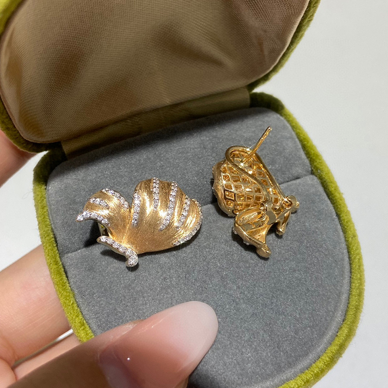 Aazuo Fashion Jewelry 18K Yell - Diamond Stud Earrings 评论和价格